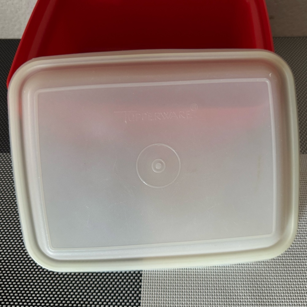 Tupperware Lunch Box - Picture 6 of 7